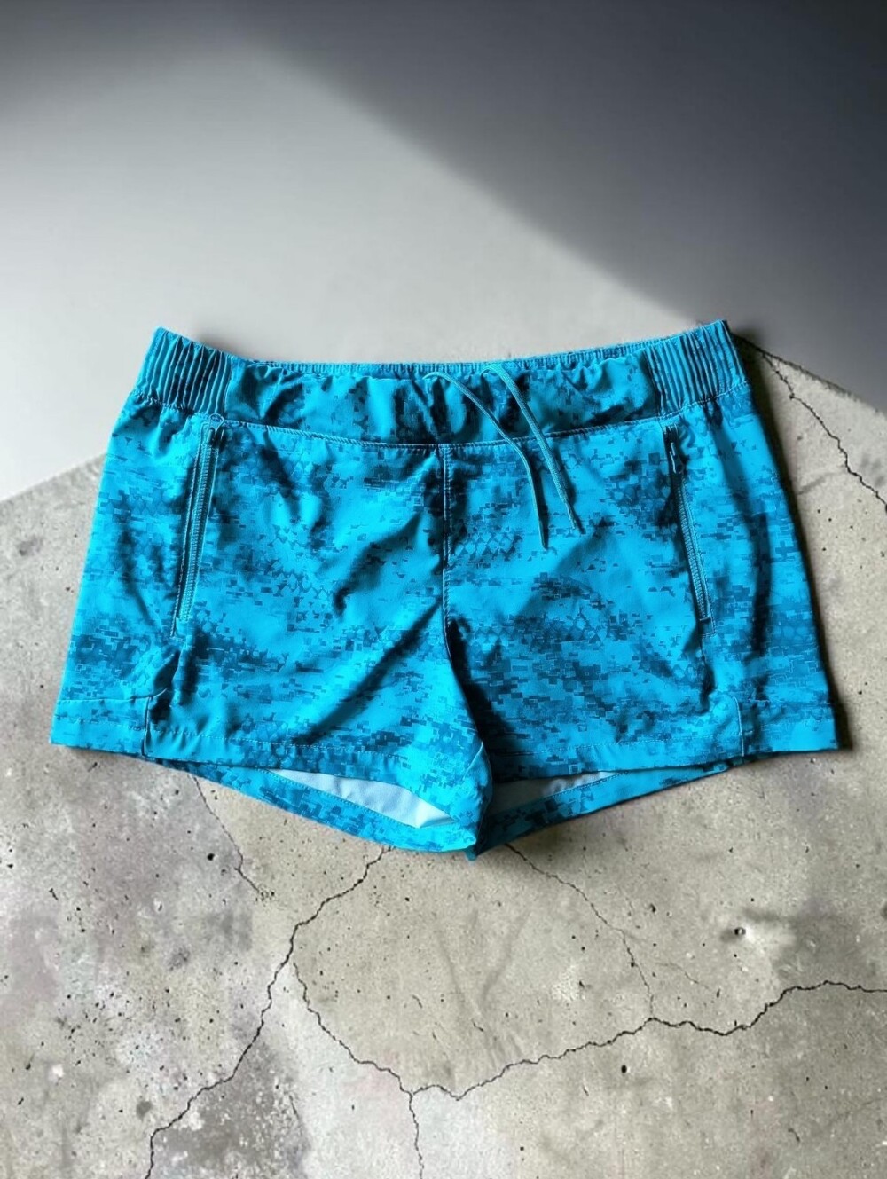 Columbia PFG Fisherman Women's Blue Digital Camo Swim Shorts Size Large